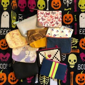 MAKE-UP BAG GALORE !